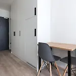 Central Tiny Flat, 1Gb Wifi, Smart Tv, Air Condition