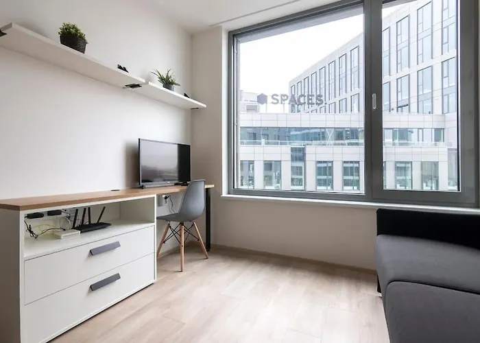 Central Tiny Flat, 1Gb Wifi, Smart Tv, Air Condition
